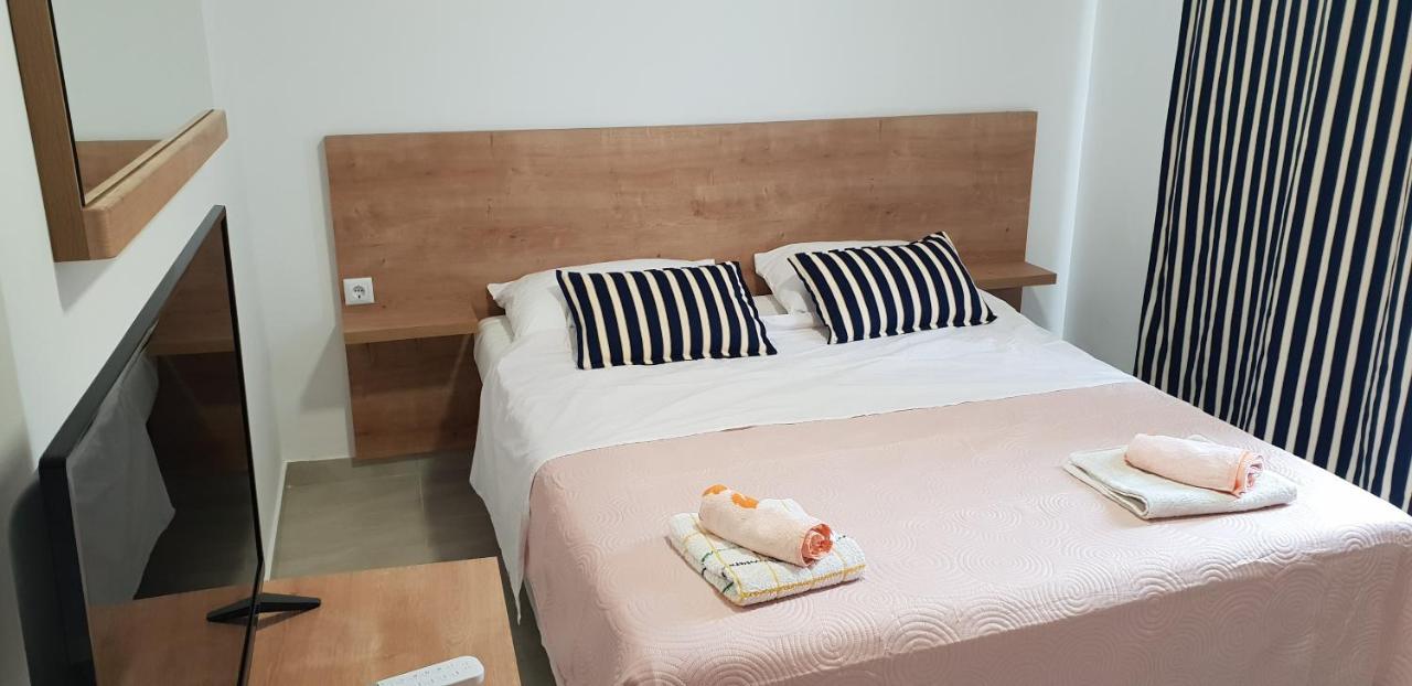 Kuca Pecine Bed & Breakfast เมทายนา ภายนอก รูปภาพ