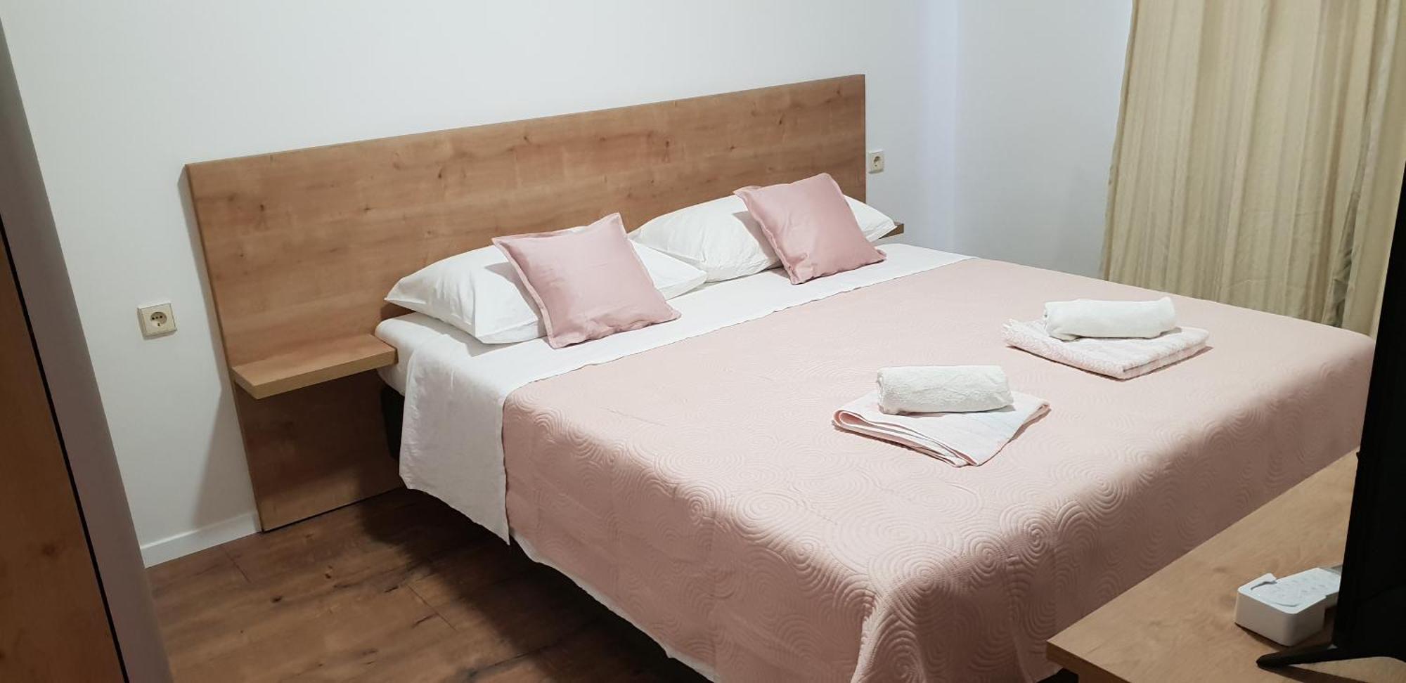 Kuca Pecine Bed & Breakfast เมทายนา ภายนอก รูปภาพ
